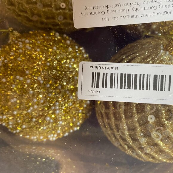 Christmas Balls X 36 2" white & Gold + 12 X 3" Gold - Picture 10 of 13